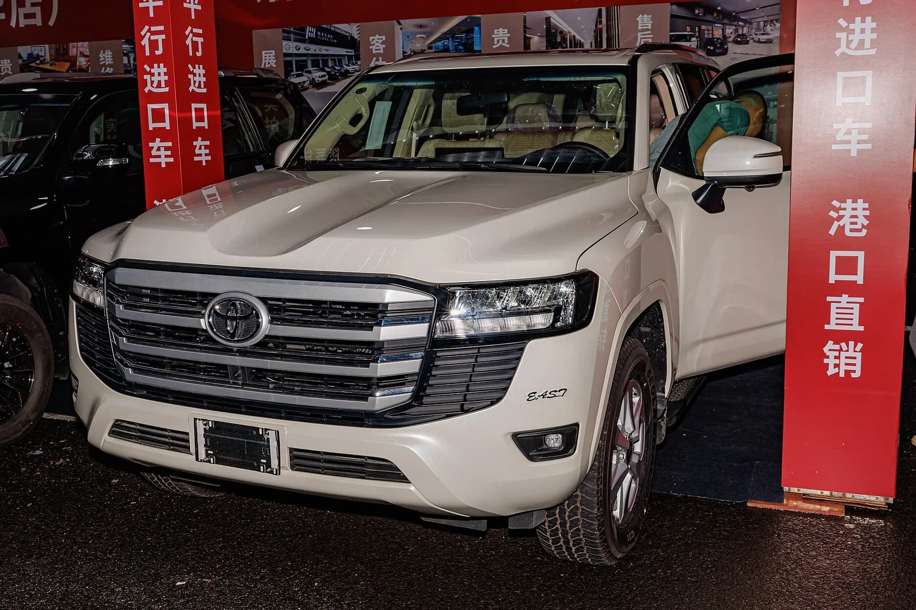 2022 Toyota Land Cruiser GXR — 4