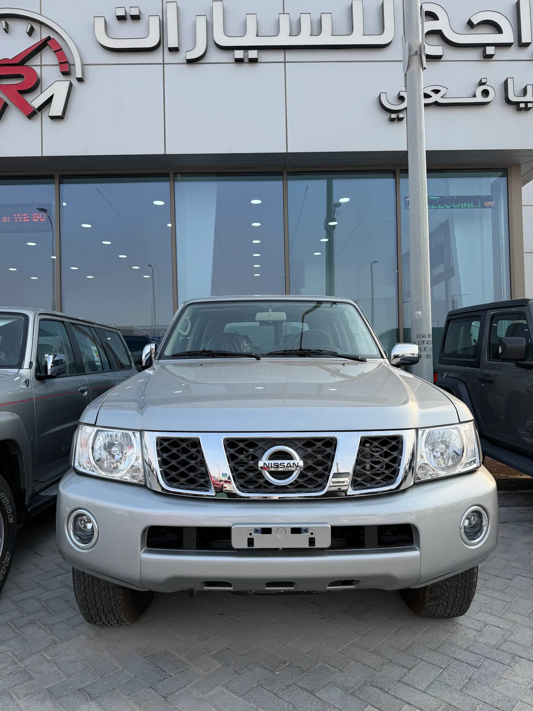 2024 Nissan UERO 4 — 4